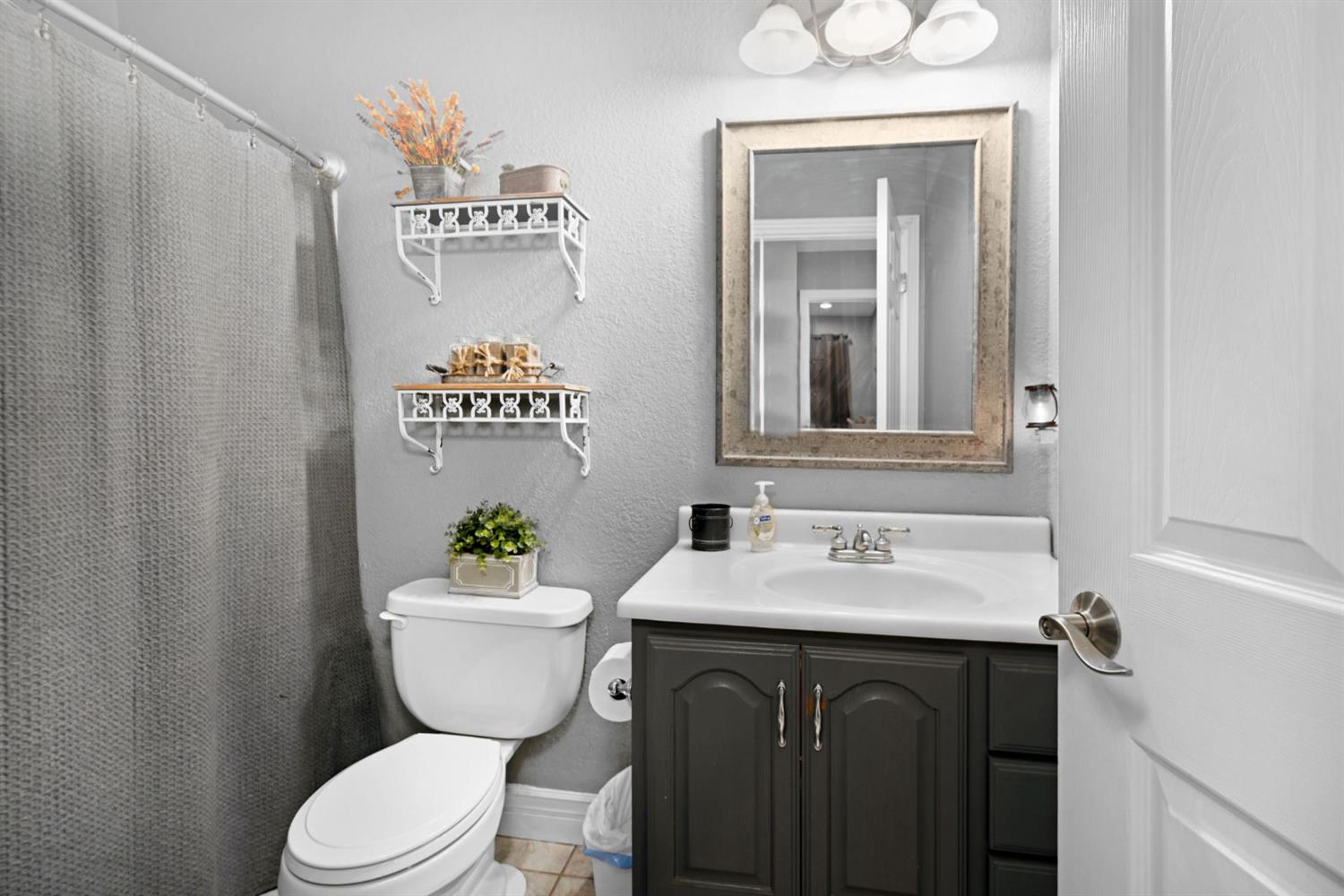 Detail Gallery Image 16 of 31 For 5325 Lenore Ave, Livermore,  CA 94550 - 3 Beds | 2 Baths