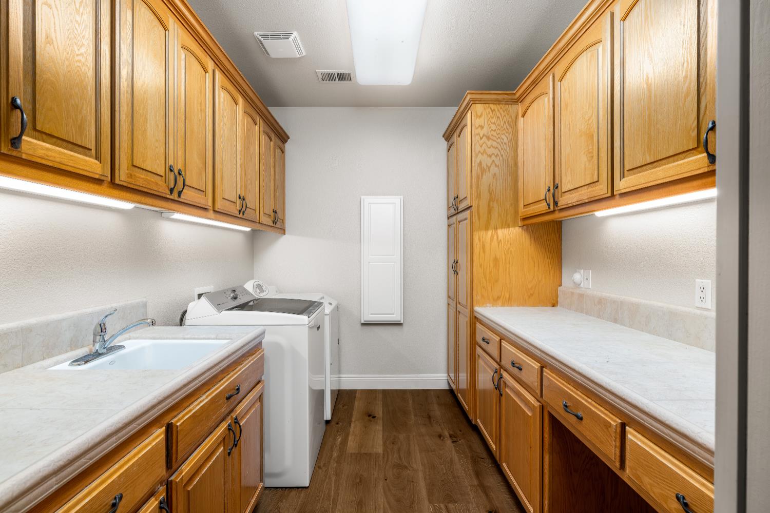 Detail Gallery Image 34 of 60 For 8706 N Oaks Dr, Oakdale,  CA 95361 - 4 Beds | 4/1 Baths