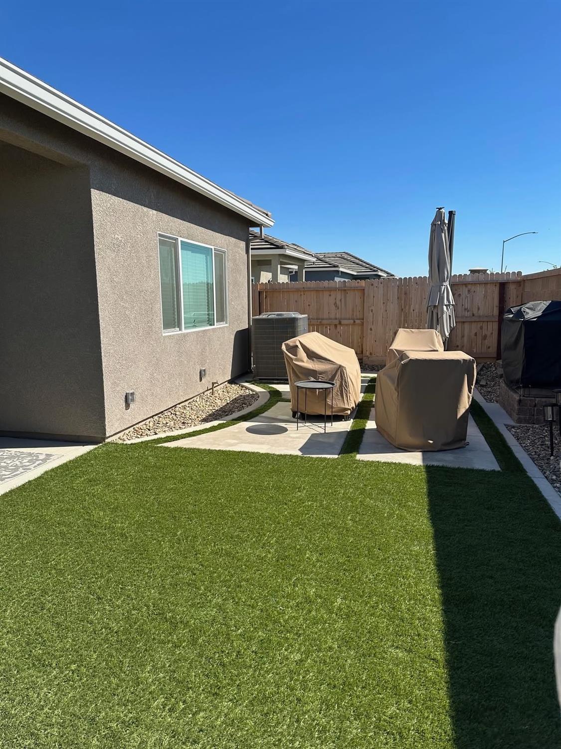 Detail Gallery Image 9 of 11 For 936 Hogan Rd, Galt,  CA 95632 - 2 Beds | 2/1 Baths