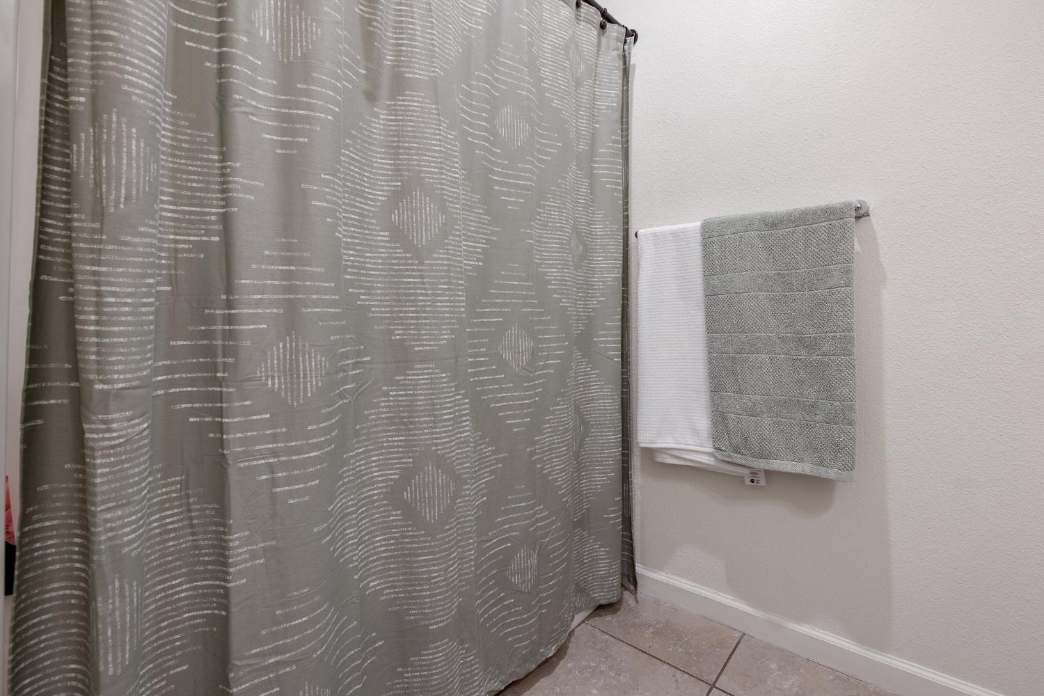 Detail Gallery Image 22 of 45 For 1066 Jade Way, Lemoore,  CA 93245 - 3 Beds | 2 Baths