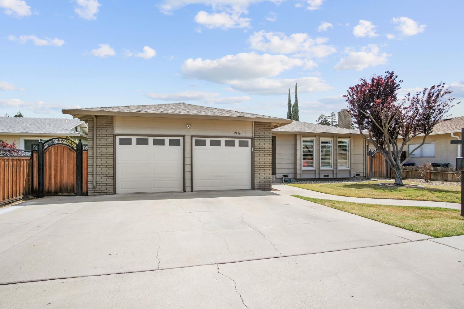 Detail Gallery Image 2 of 23 For 2416 Annhurst Ave, Turlock,  CA 95382 - 3 Beds | 2 Baths