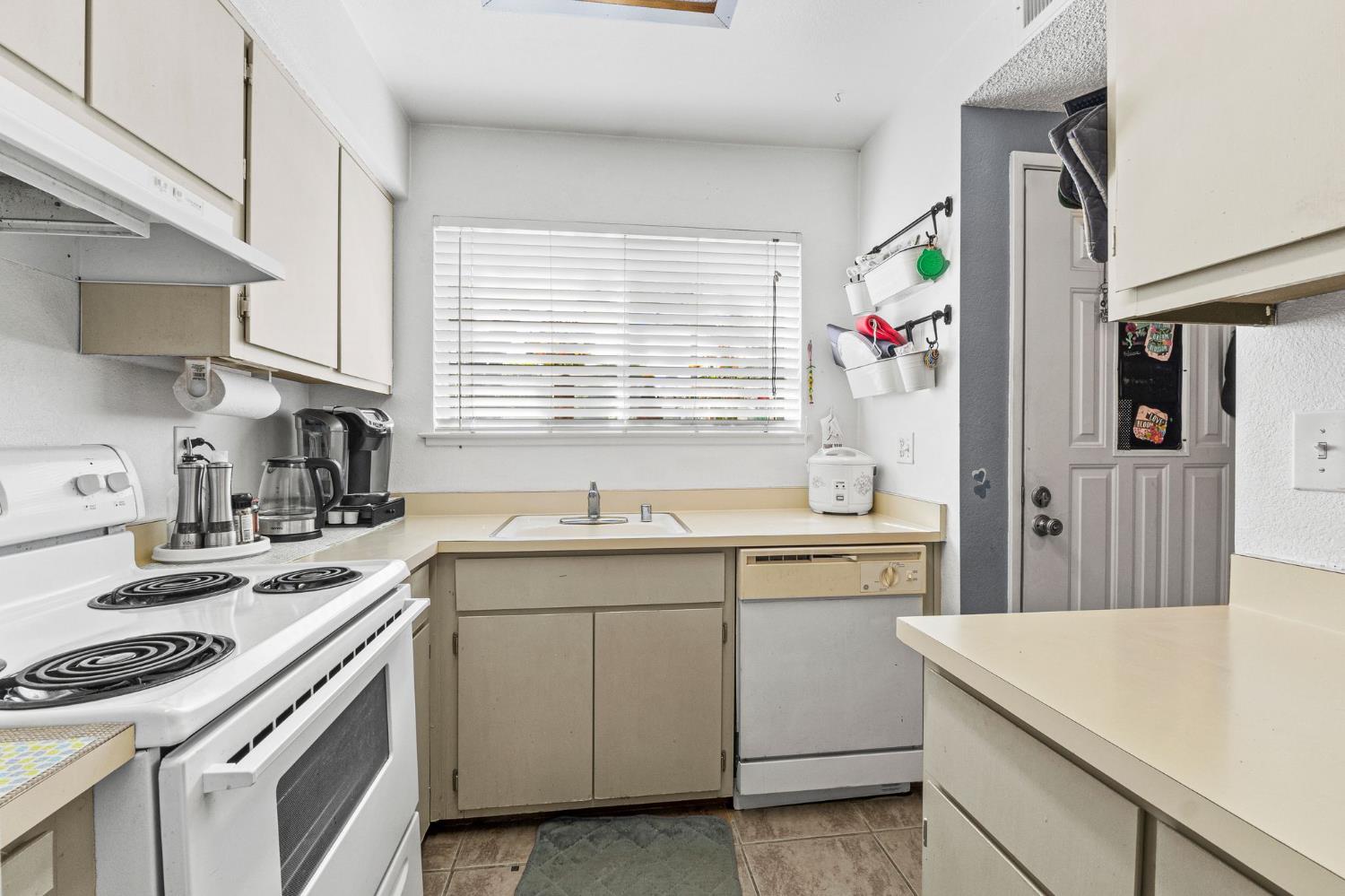 Hamilton Street #51, Sacramento, California image 19