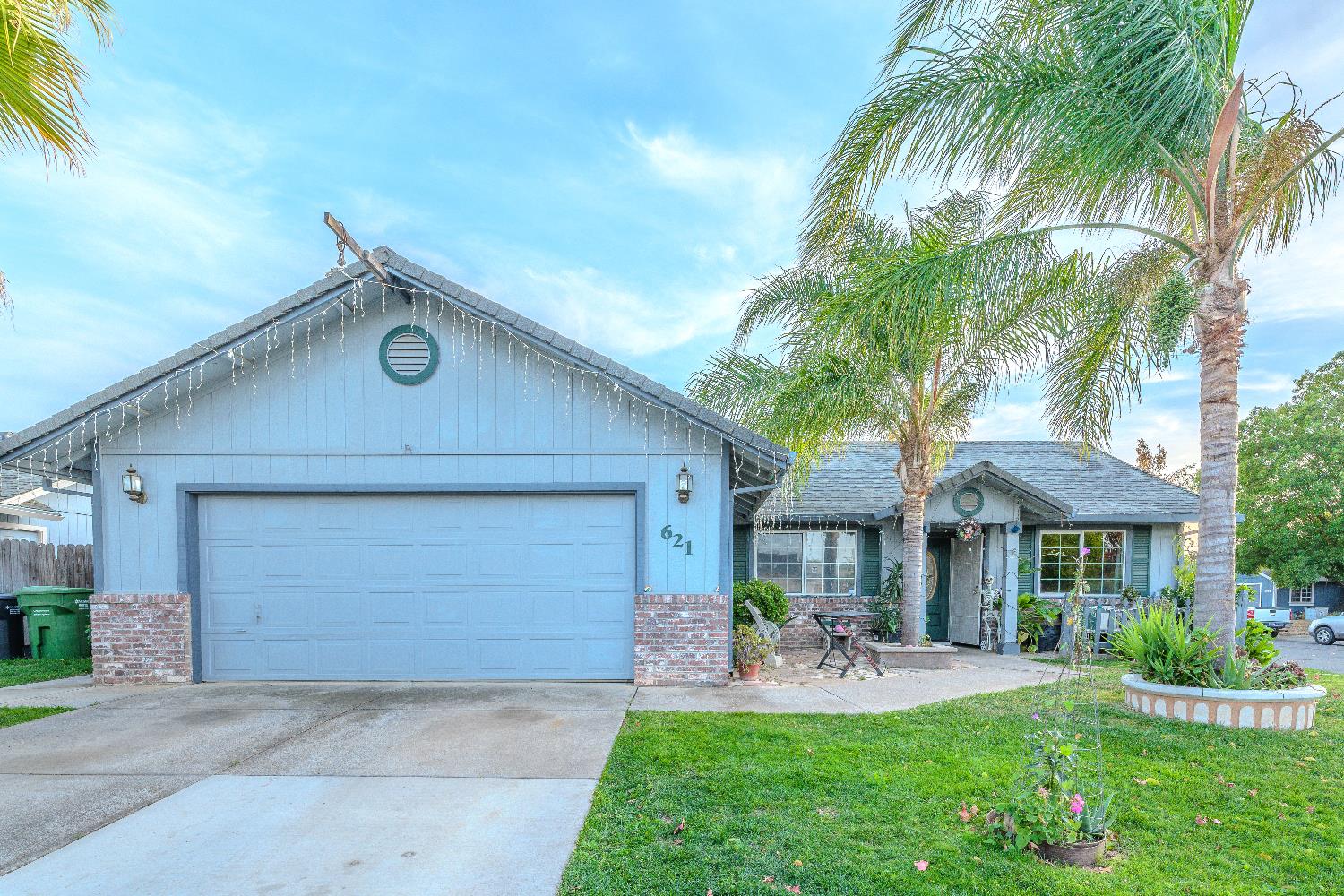 Detail Gallery Image 1 of 45 For 621 Bernier, Galt,  CA 95632 - 3 Beds | 2 Baths