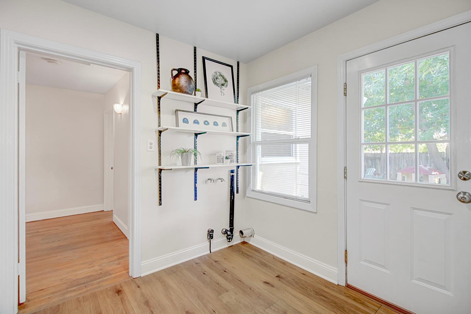 Detail Gallery Image 33 of 48 For 5960 12th Ave, Sacramento,  CA 95820 - 3 Beds | 1 Baths