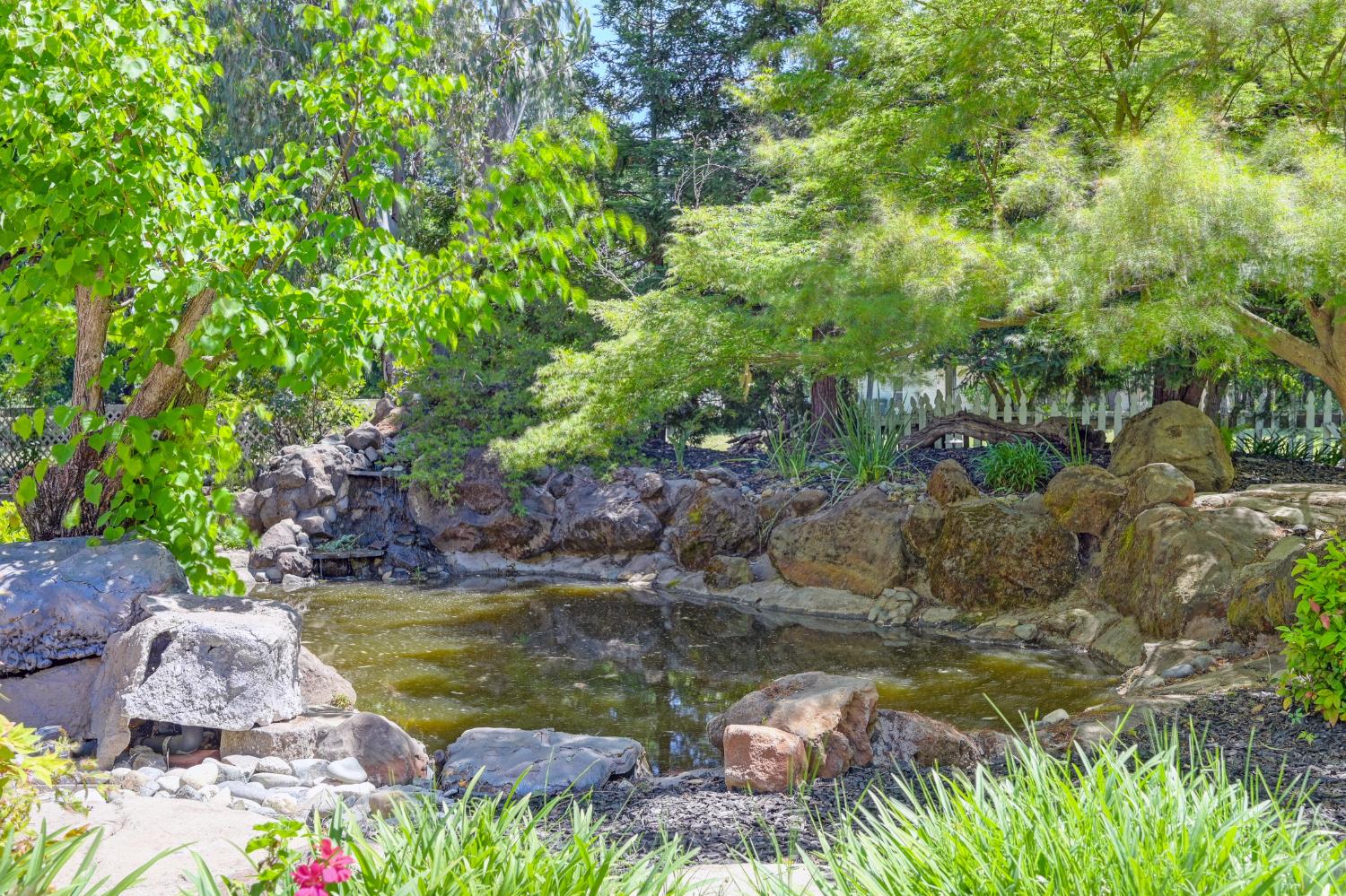 Detail Gallery Image 81 of 92 For 3710 Sutter Hill Ln, Carmichael,  CA 95608 - 4 Beds | 3/1 Baths