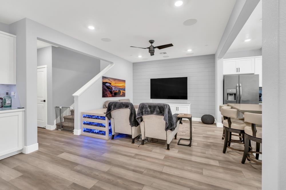 Tanager Court, West Sacramento, California image 7