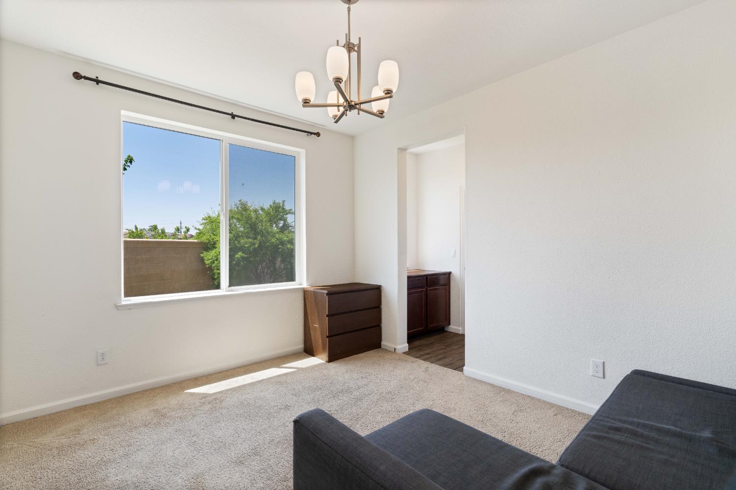 Detail Gallery Image 23 of 61 For 7753 Finnhorse Way, Sacramento,  CA 95828 - 4 Beds | 3 Baths