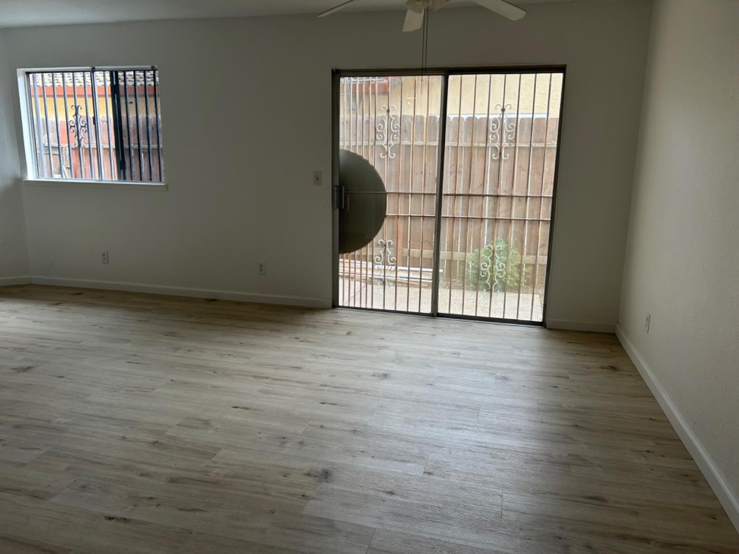 Detail Gallery Image 6 of 17 For 7019 Village Green Dr #103,  Stockton,  CA 95210 - 2 Beds | 2 Baths