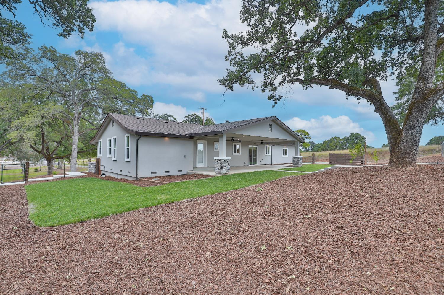 Detail Gallery Image 6 of 43 For 13041 Willow Creek Rd, Ione,  CA 95640 - 3 Beds | 2 Baths