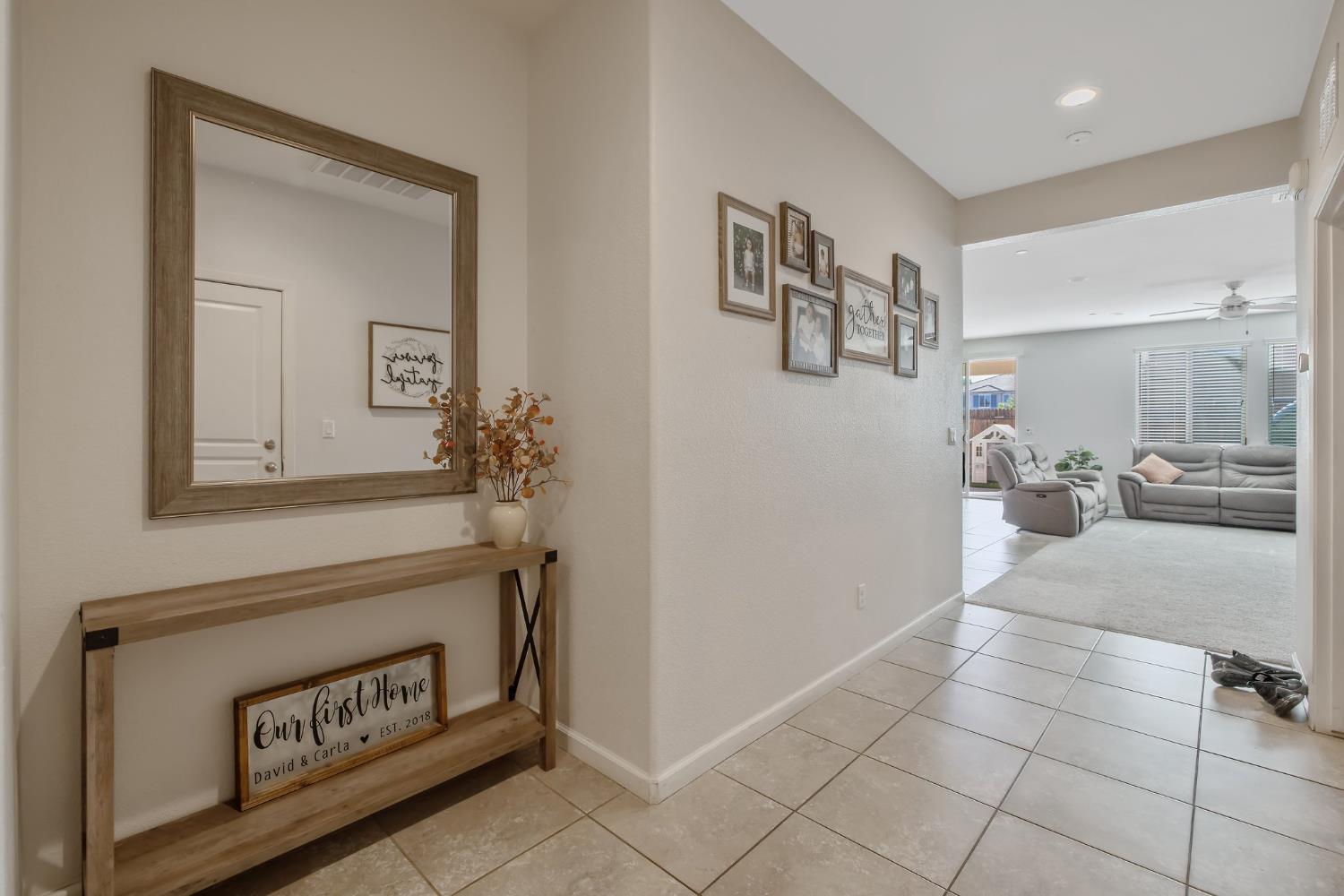 Detail Gallery Image 6 of 45 For 1066 Jade Way, Lemoore,  CA 93245 - 3 Beds | 2 Baths