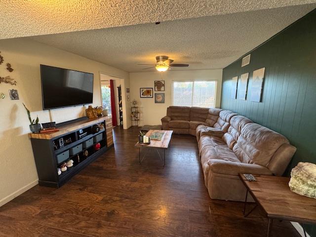 Detail Gallery Image 14 of 23 For 2548 Warrego Way, Sacramento,  CA 95826 - 4 Beds | 2 Baths