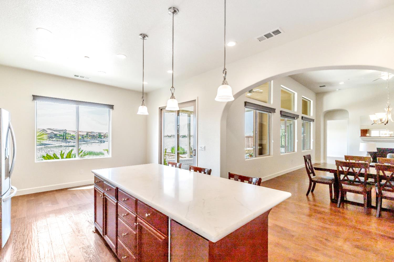Detail Gallery Image 11 of 41 For 1587 Como Dr, Manteca,  CA 95337 - 3 Beds | 3/1 Baths