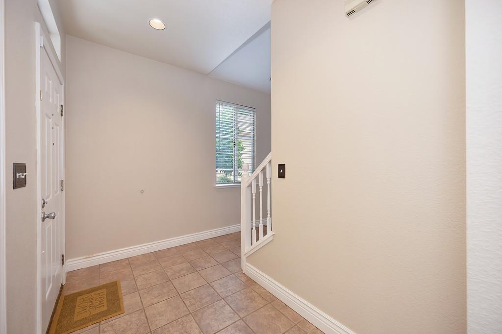 Detail Gallery Image 17 of 78 For 1341 Trevor Ct, Roseville,  CA 95678 - 4 Beds | 2/1 Baths