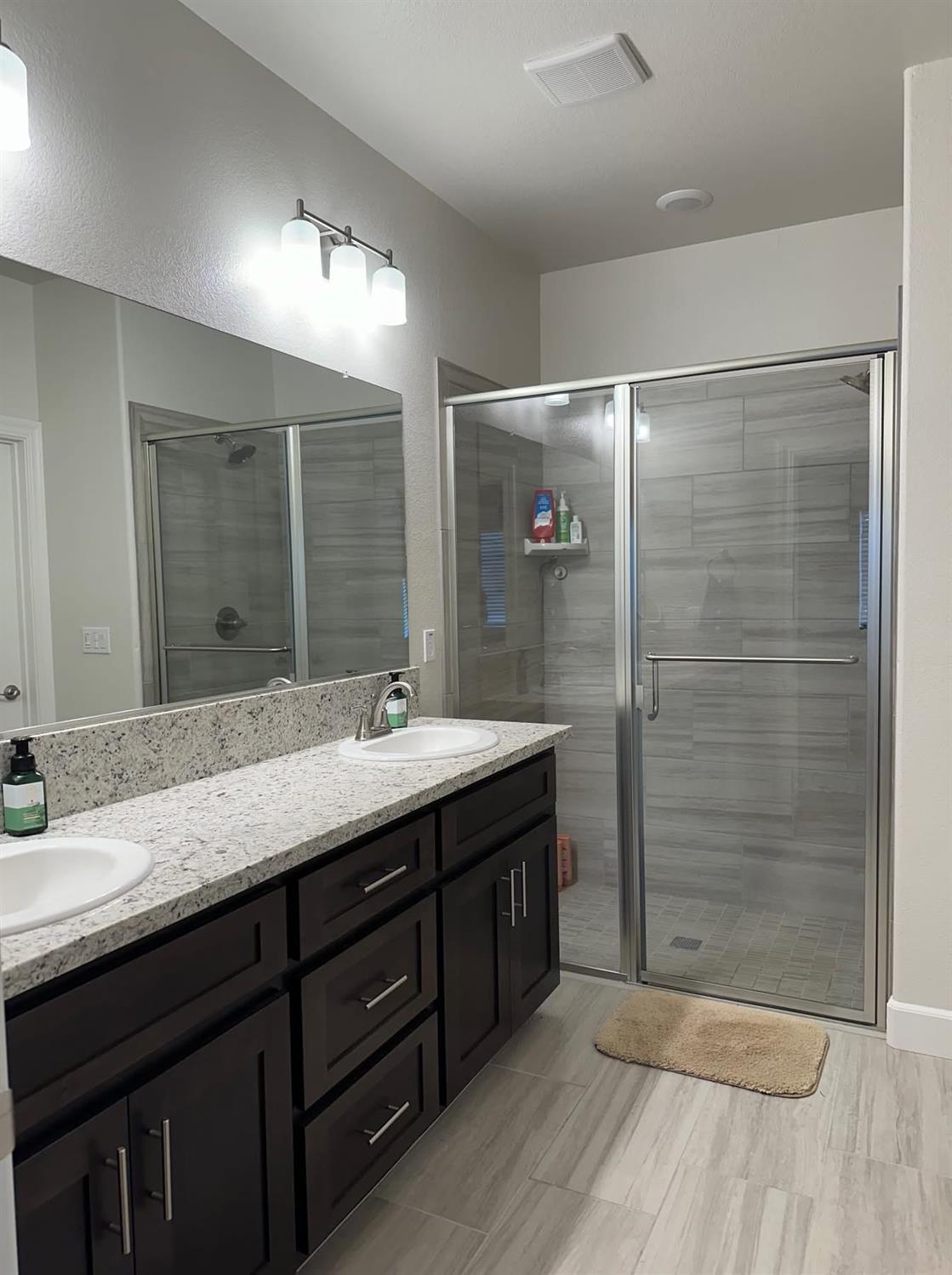 Detail Gallery Image 7 of 11 For 936 Hogan Rd, Galt,  CA 95632 - 2 Beds | 2/1 Baths