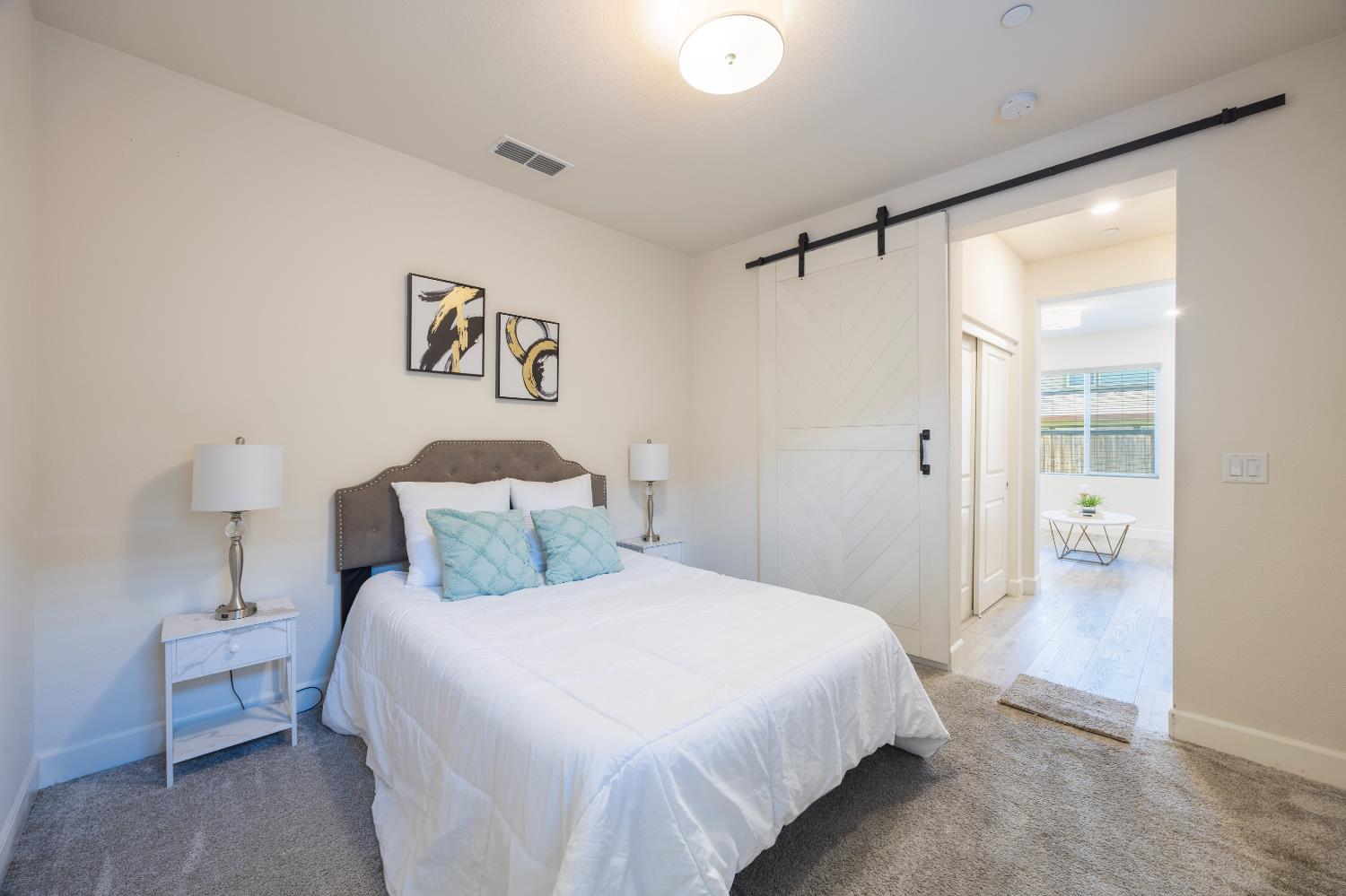 Detail Gallery Image 14 of 66 For 1719 Flora Way, Tracy,  CA 95376 - 4 Beds | 3/1 Baths