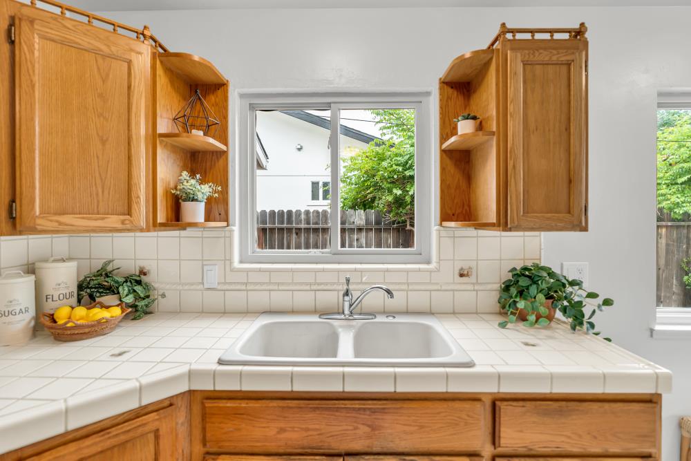 Detail Gallery Image 9 of 26 For 3805 Lankershim Way, North Highlands,  CA 95660 - 3 Beds | 2 Baths