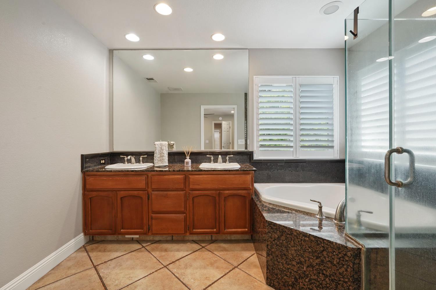 Detail Gallery Image 29 of 50 For 525 Vista Rio Ct, Woodbridge,  CA 95258 - 4 Beds | 3 Baths