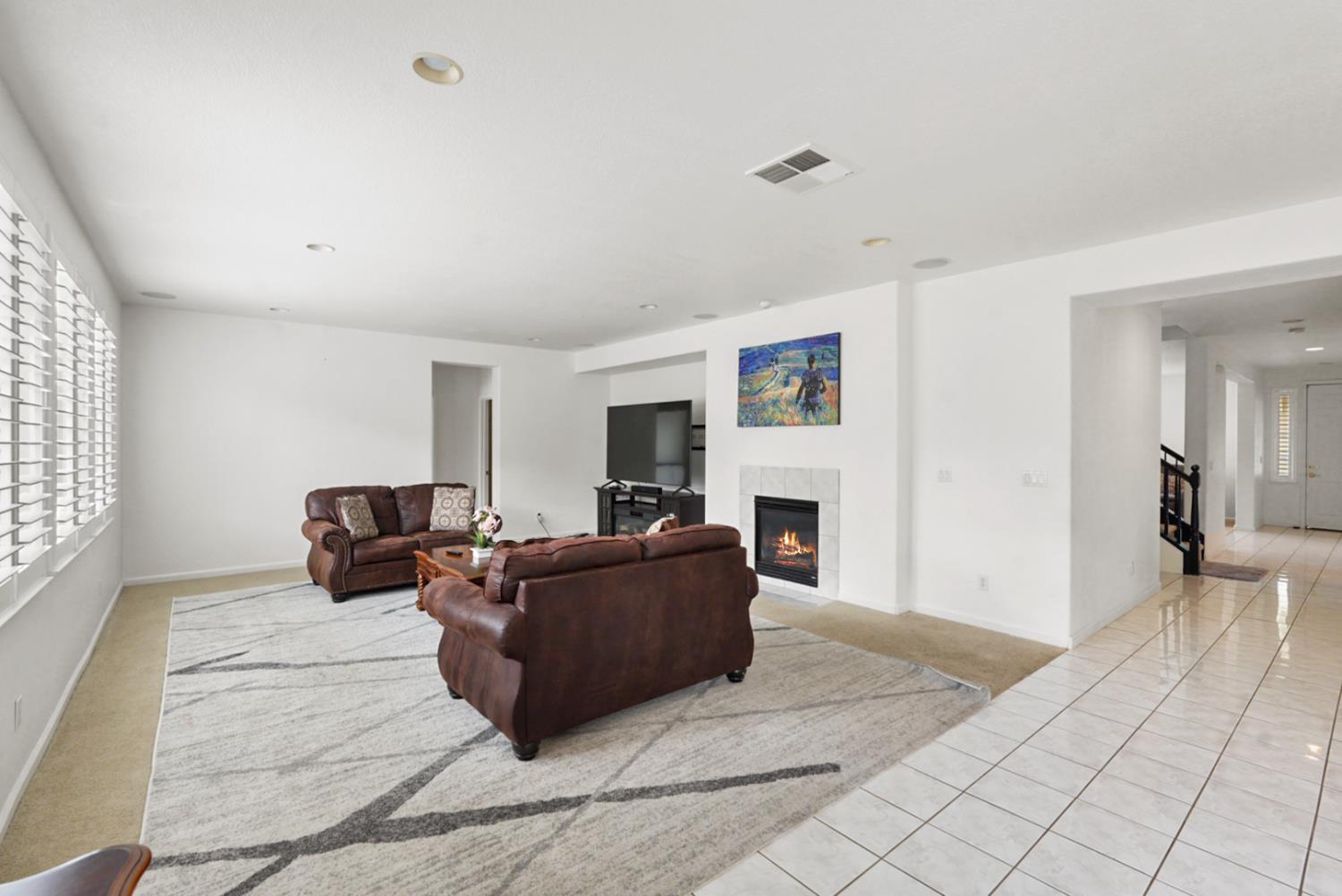 Detail Gallery Image 12 of 36 For 1408 Mendocino Creek Dtive, Patterson,  CA 95363 - 5 Beds | 3/1 Baths