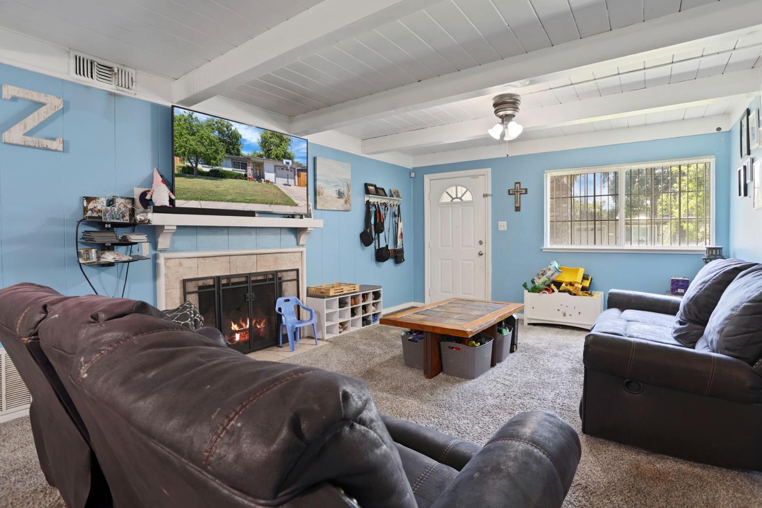 Detail Gallery Image 4 of 20 For 1631 Polk Way, Stockton,  CA 95207 - 2 Beds | 1 Baths