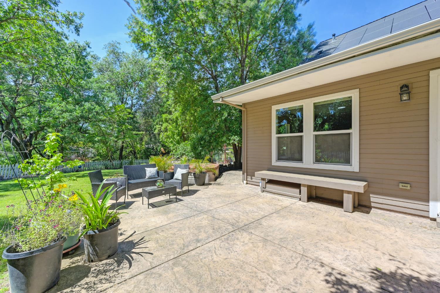 Detail Gallery Image 68 of 92 For 3710 Sutter Hill Ln, Carmichael,  CA 95608 - 4 Beds | 3/1 Baths