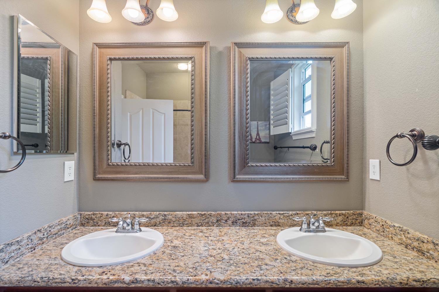 Detail Gallery Image 13 of 36 For 251 Martis Valley Cir, Sacramento,  CA 95835 - 4 Beds | 2/1 Baths