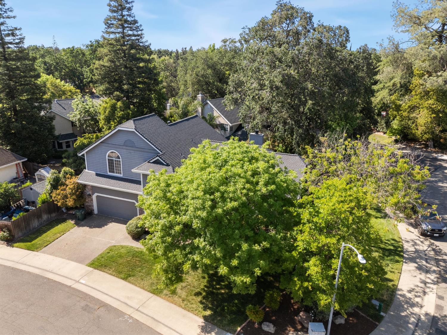 Amber Oaks Court, Fair Oaks, California image 9