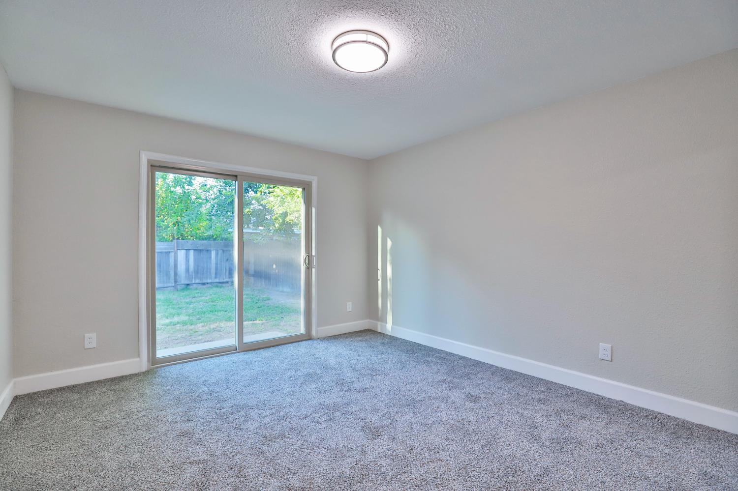 Lake Forest Drive, Sacramento, California image 20