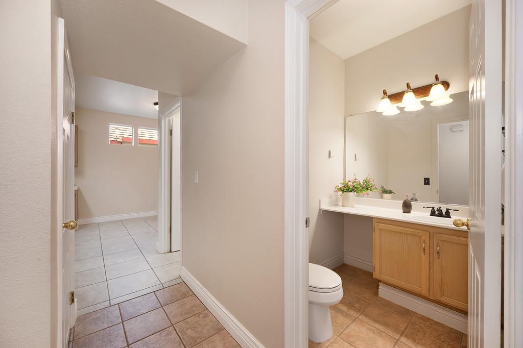 Detail Gallery Image 15 of 78 For 1341 Trevor Ct, Roseville,  CA 95678 - 4 Beds | 2/1 Baths