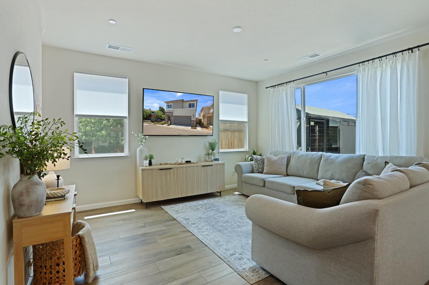 Detail Gallery Image 9 of 38 For 3921 Dedication Dr, Turlock,  CA 95382 - 3 Beds | 2/1 Baths