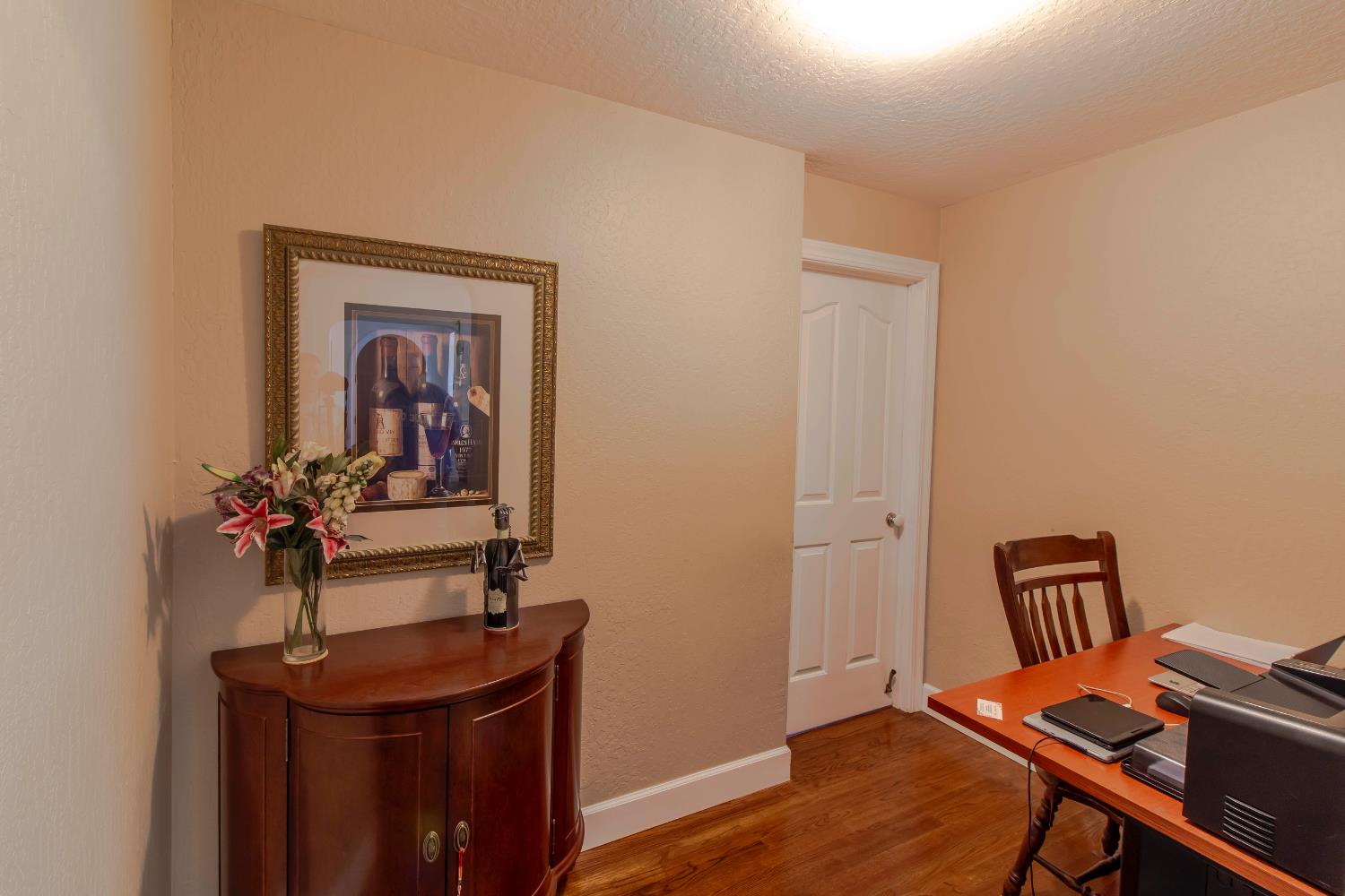 Detail Gallery Image 9 of 25 For 1997 Oxford St, Sacramento,  CA 95815 - 5 Beds | 3 Baths