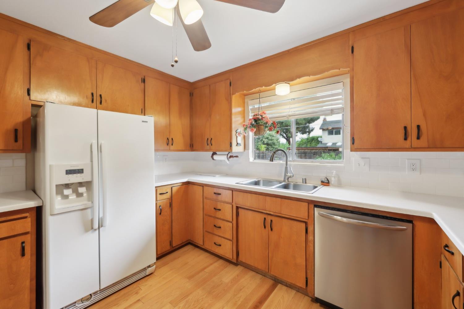 Detail Gallery Image 9 of 35 For 15735 Redondo Dr, Tracy,  CA 95304 - 3 Beds | 2 Baths