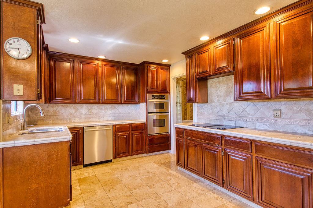 Detail Gallery Image 11 of 41 For 3100 Bridle Path Ln, Modesto,  CA 95356 - 3 Beds | 2/1 Baths