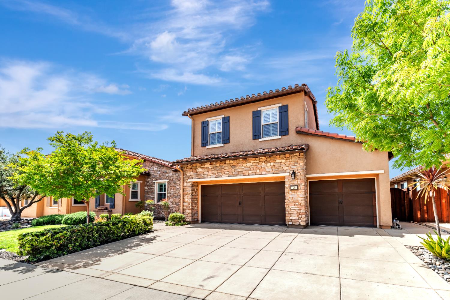Detail Gallery Image 2 of 41 For 1587 Como Dr, Manteca,  CA 95337 - 3 Beds | 3/1 Baths