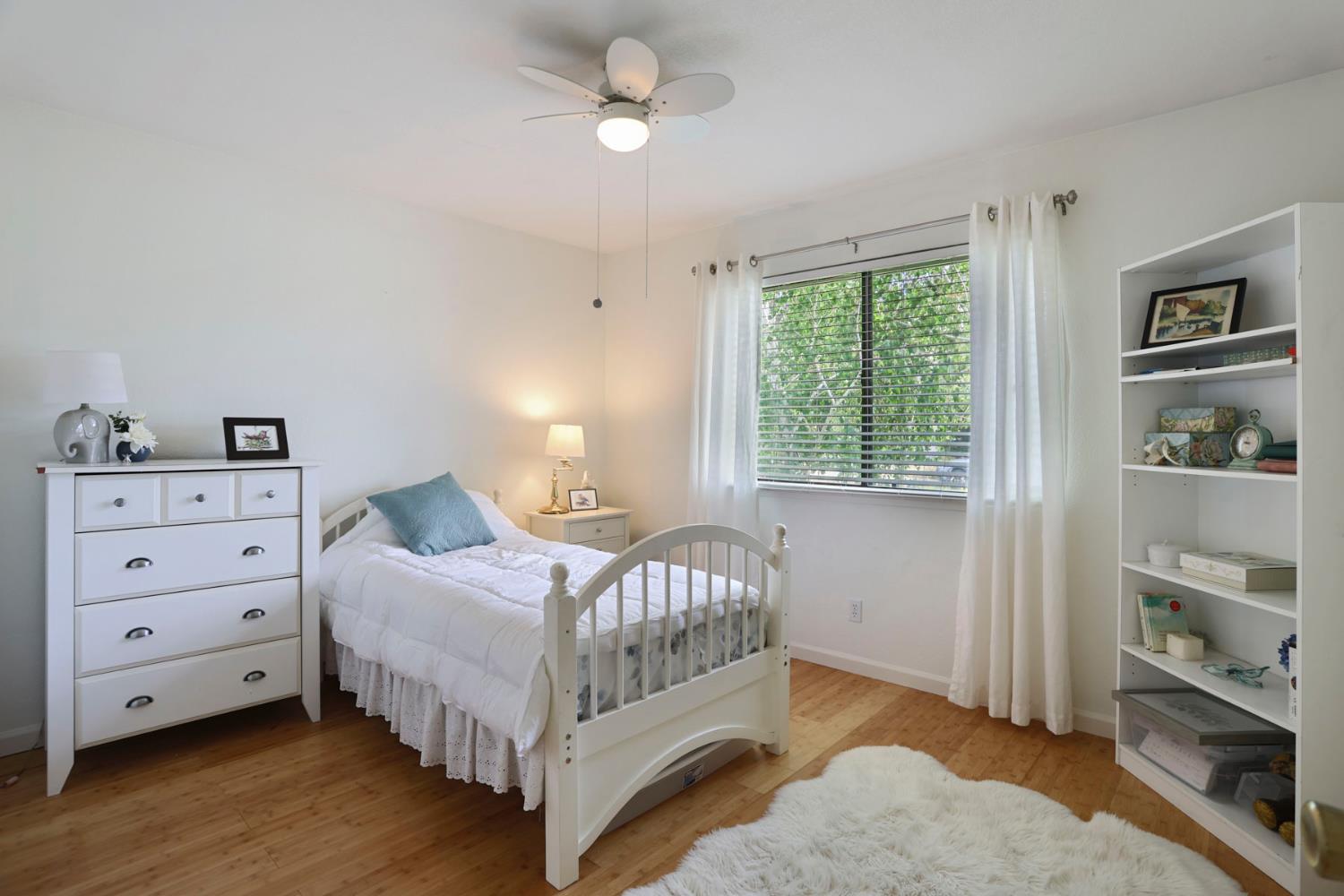 Detail Gallery Image 14 of 30 For 403 Valley Ave, Lodi,  CA 95240 - 3 Beds | 2 Baths