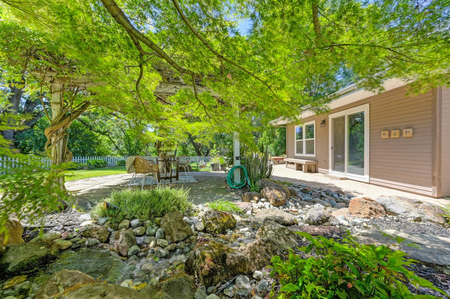 Detail Gallery Image 77 of 92 For 3710 Sutter Hill Ln, Carmichael,  CA 95608 - 4 Beds | 3/1 Baths