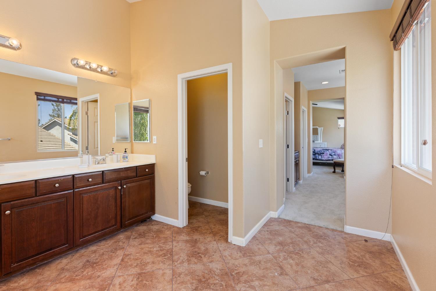 Massimo Circle, Stockton, California image 29