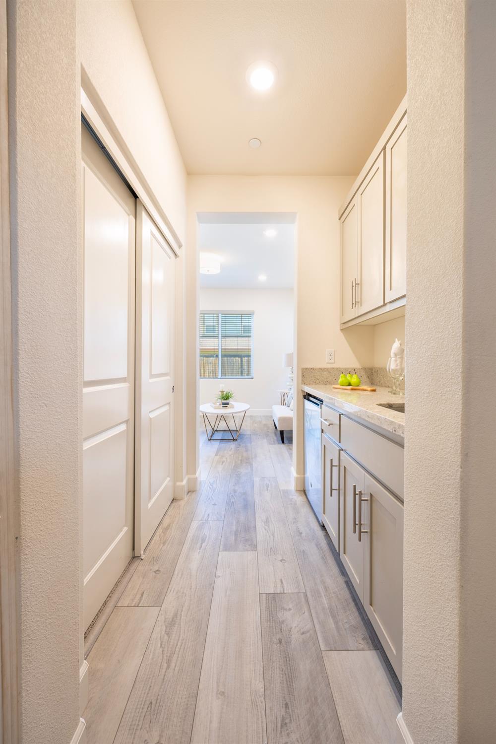 Detail Gallery Image 12 of 66 For 1719 Flora Way, Tracy,  CA 95376 - 4 Beds | 3/1 Baths