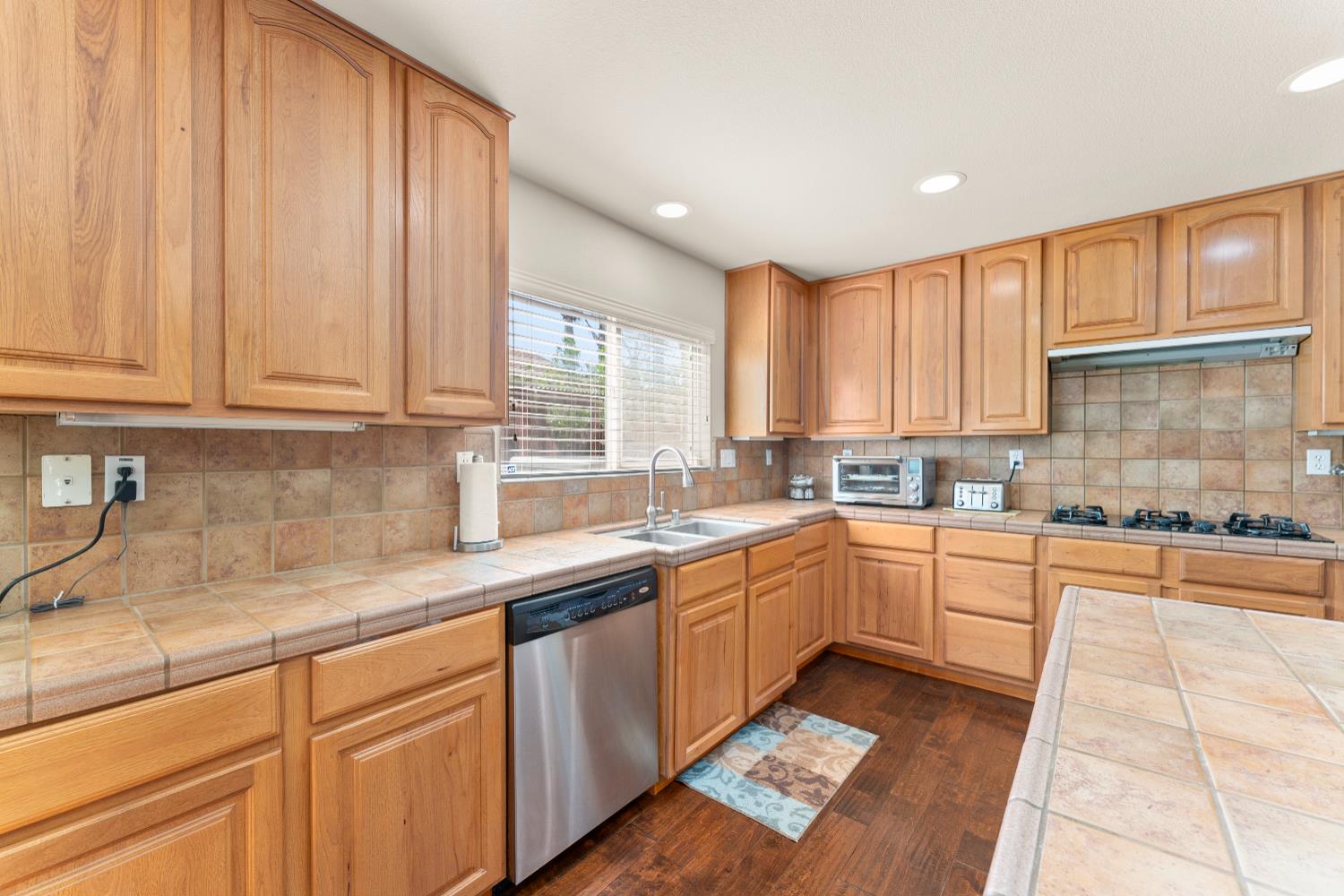 Brabant Court, Elk Grove, California image 20