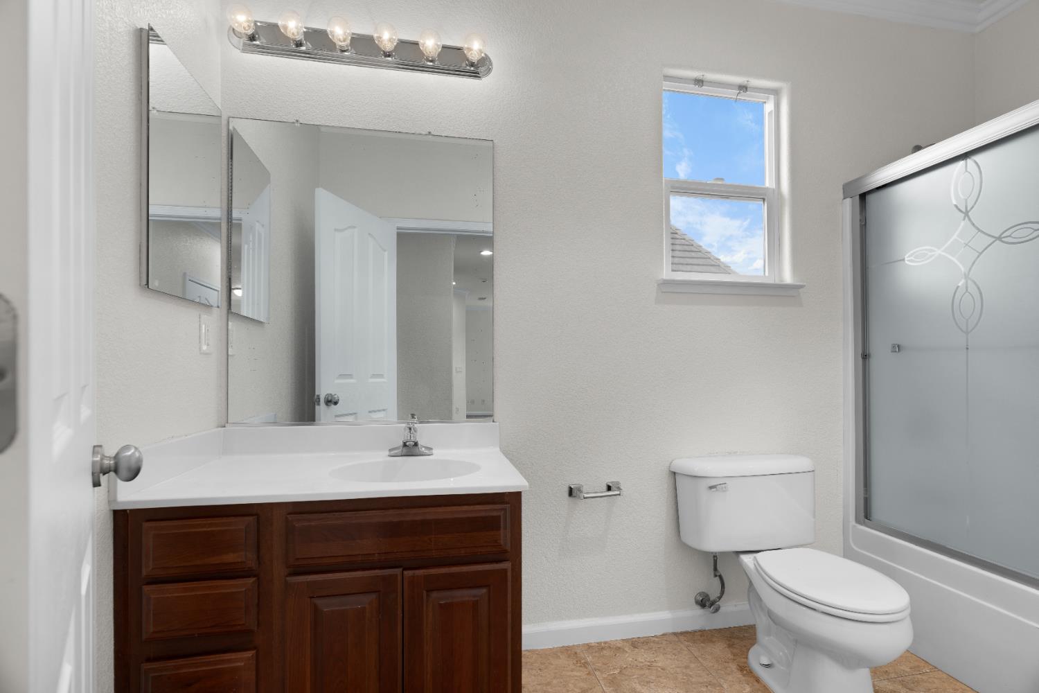 Detail Gallery Image 18 of 39 For 17636 Red Barley Ct, Lathrop,  CA 95330 - 3 Beds | 2/1 Baths