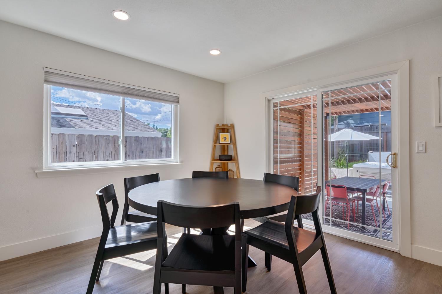 Detail Gallery Image 14 of 46 For 6469 Woodhills Way, Citrus Heights,  CA 95621 - 3 Beds | 2 Baths