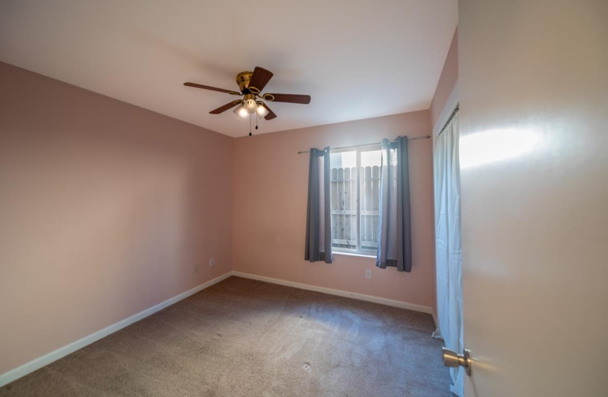 Detail Gallery Image 5 of 25 For 2253 Newbury Cir, Lodi,  CA 95240 - 3 Beds | 2 Baths
