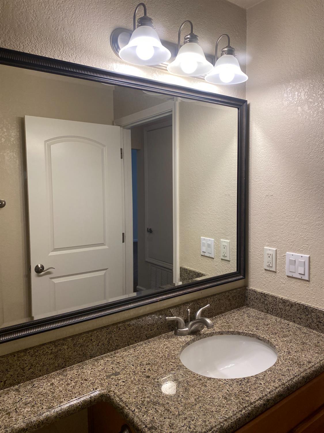 Detail Gallery Image 15 of 21 For 1177 Norwegian Ave #40,  Modesto,  CA 95350 - 1 Beds | 1 Baths