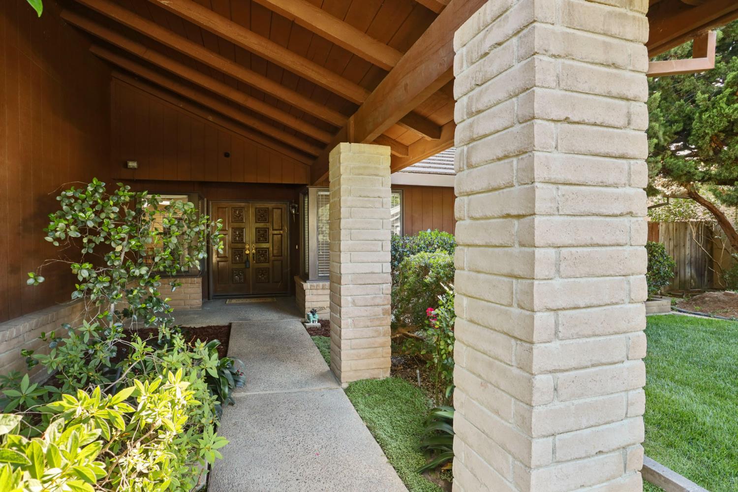 Detail Gallery Image 2 of 19 For 4657 Winding River Cir, Stockton,  CA 95219 - 3 Beds | 2 Baths