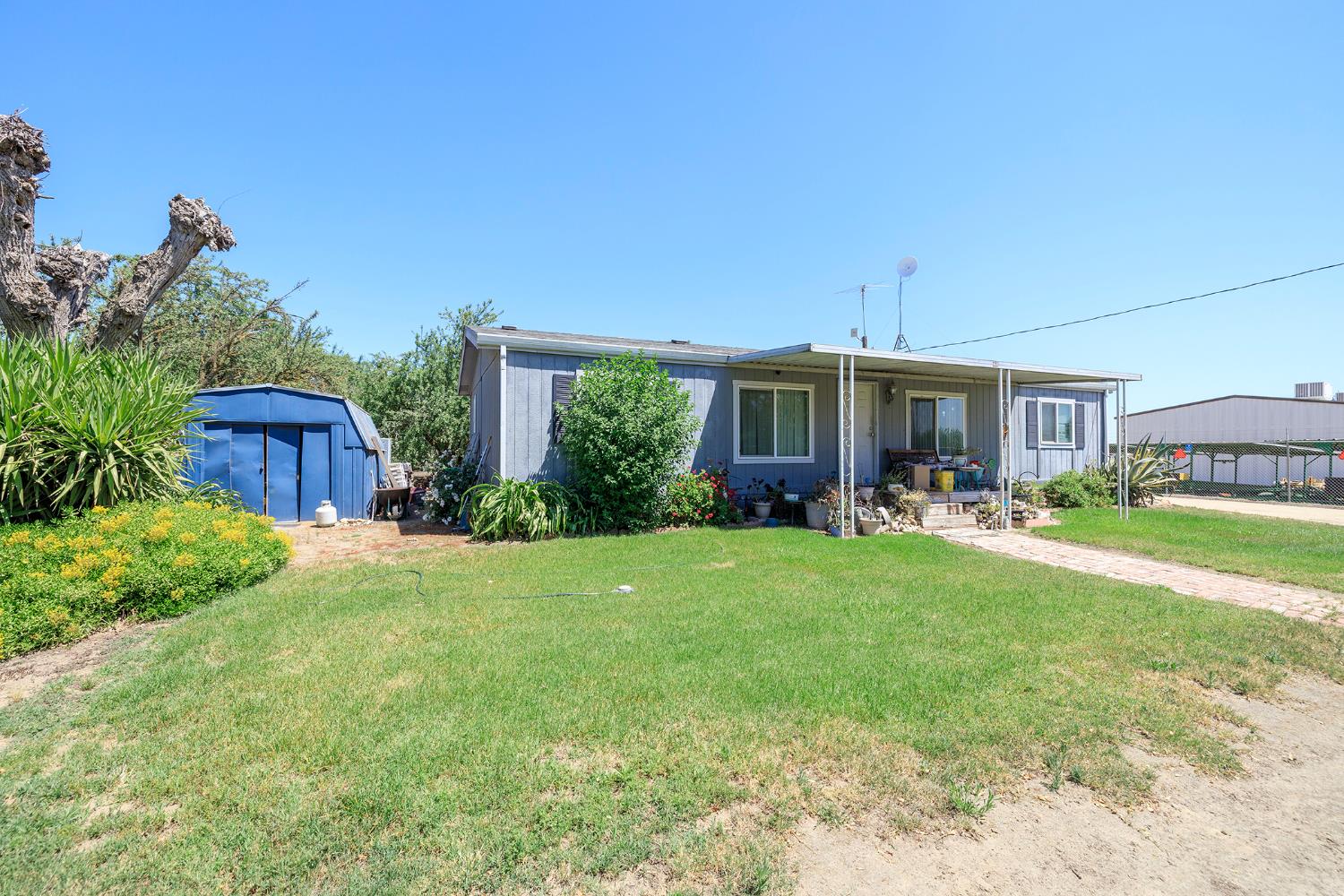 Detail Gallery Image 3 of 63 For 4270 Sultana Ave, Atwater,  CA 95301 - 3 Beds | 2 Baths