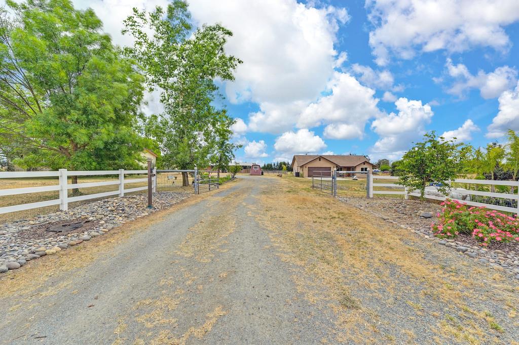Detail Gallery Image 5 of 87 For 24684 N Watkinson Rd, Acampo,  CA 95220 - 2 Beds | 2 Baths