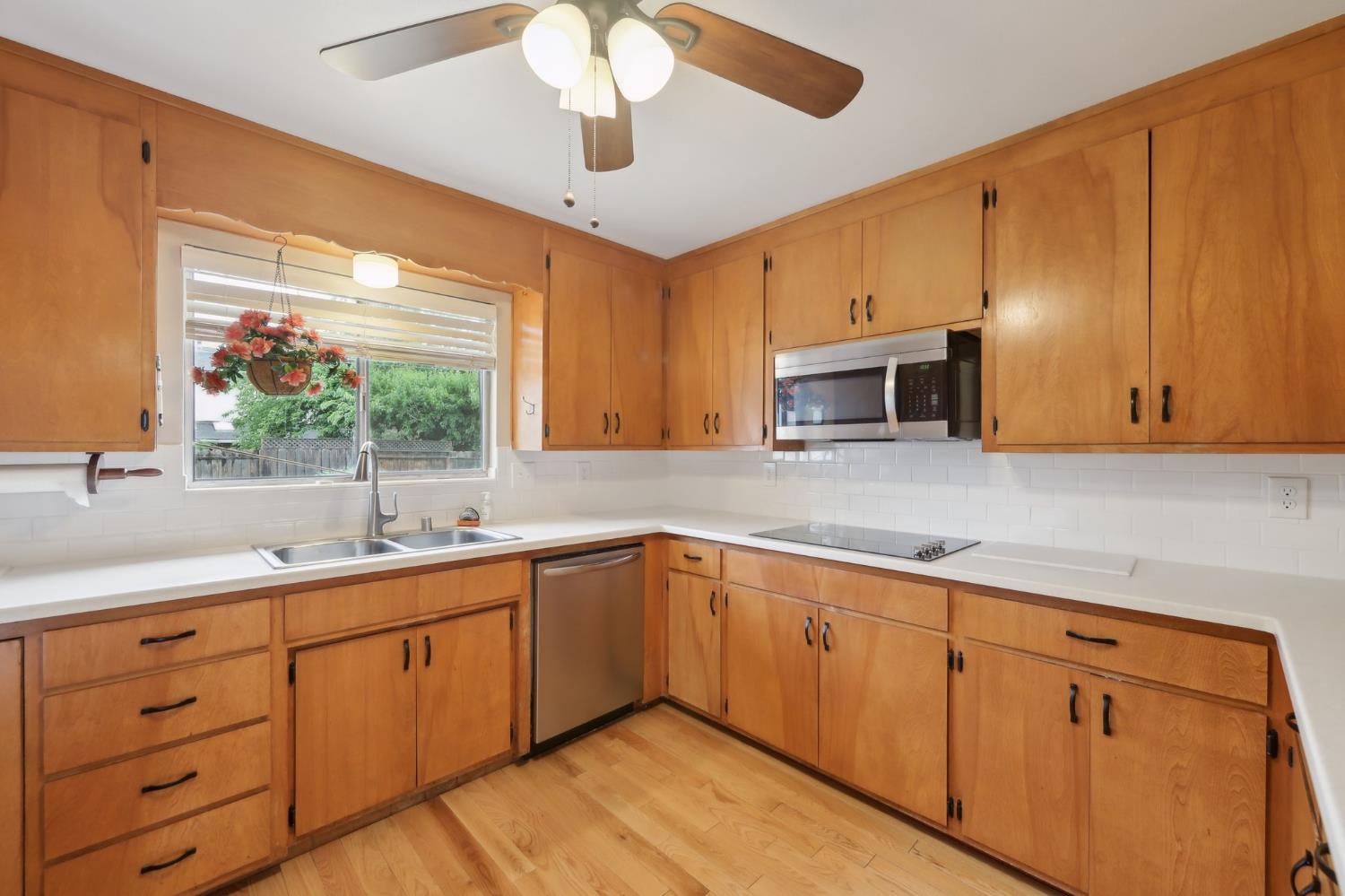 Detail Gallery Image 7 of 35 For 15735 Redondo Dr, Tracy,  CA 95304 - 3 Beds | 2 Baths