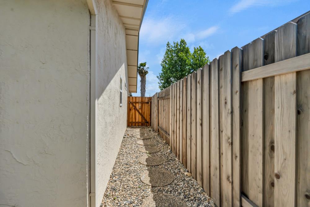 Helio Drive, Sacramento, California image 44
