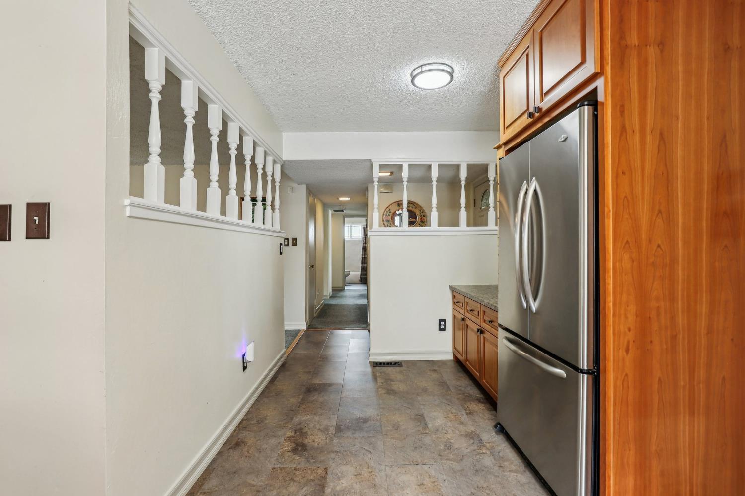 Detail Gallery Image 15 of 33 For 6942 Palmdell Way, Fair Oaks,  CA 95628 - 4 Beds | 2 Baths