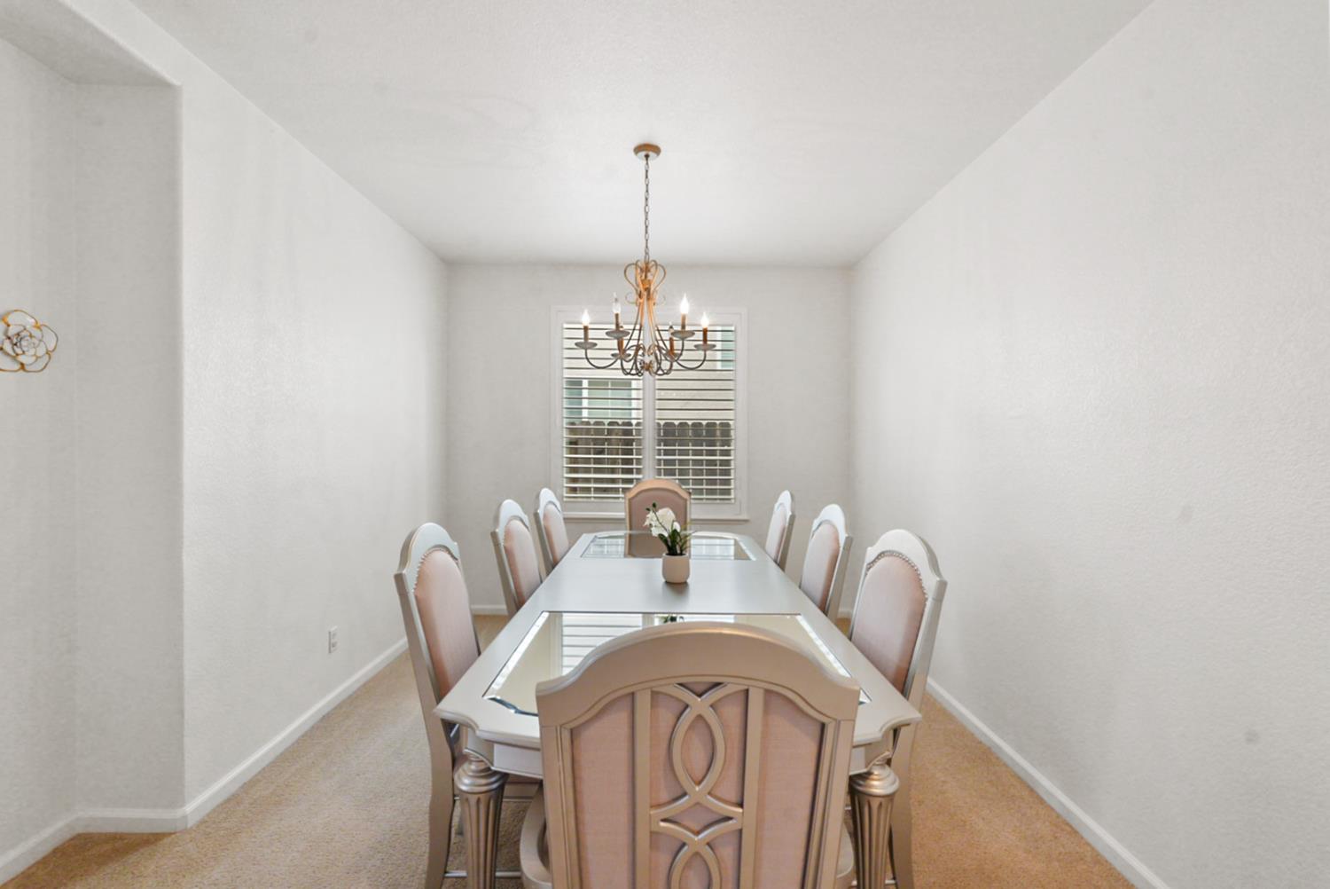 Detail Gallery Image 7 of 36 For 1408 Mendocino Creek Dtive, Patterson,  CA 95363 - 5 Beds | 3/1 Baths