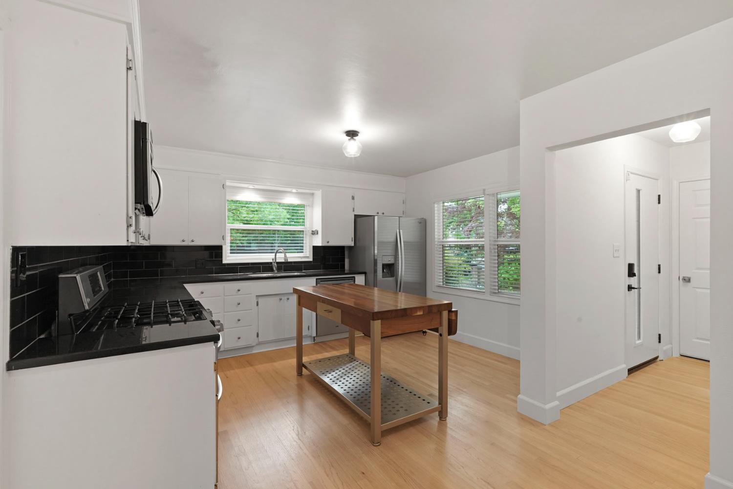 Detail Gallery Image 17 of 49 For 205 S Crescent Ave, Lodi,  CA 95240 - 3 Beds | 2 Baths
